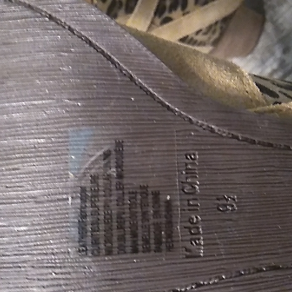 Tan/ leapord booties - Picture 5 of 10